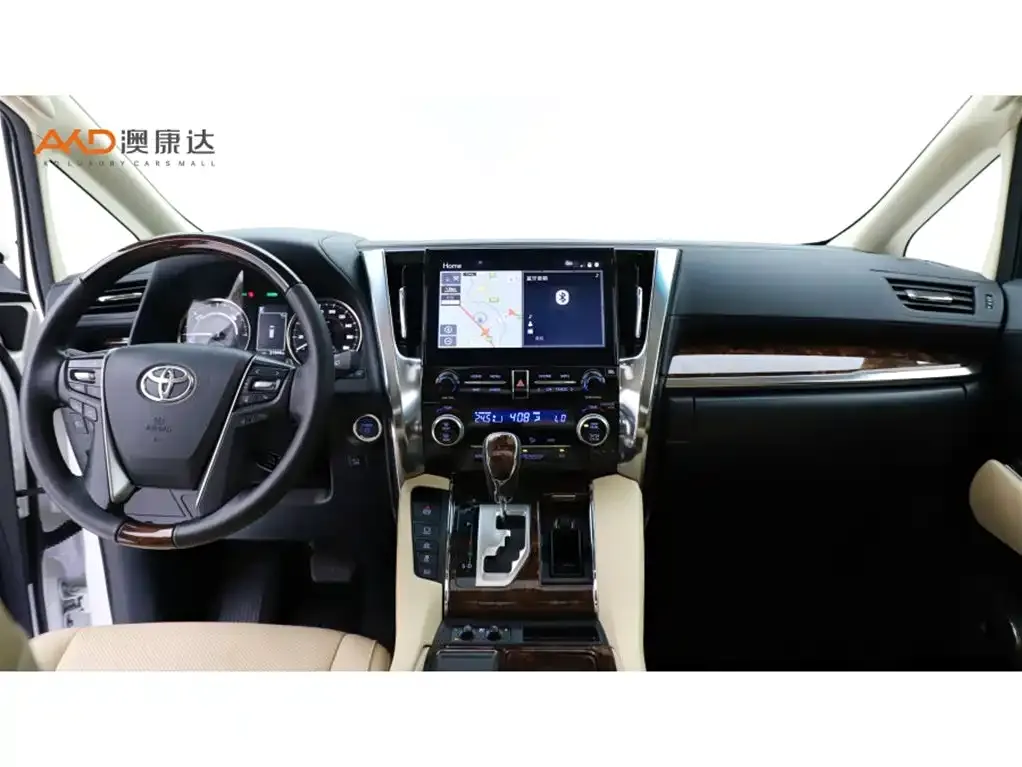 Toyota Alphard — фото 4