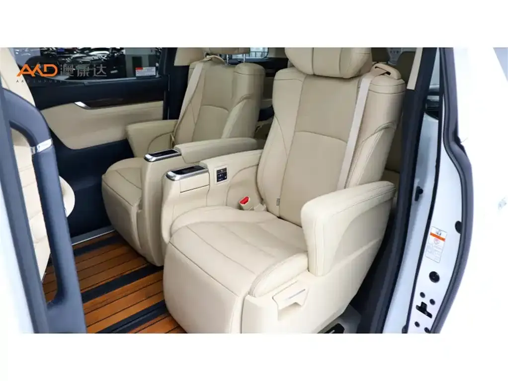 Toyota Alphard — фото 3