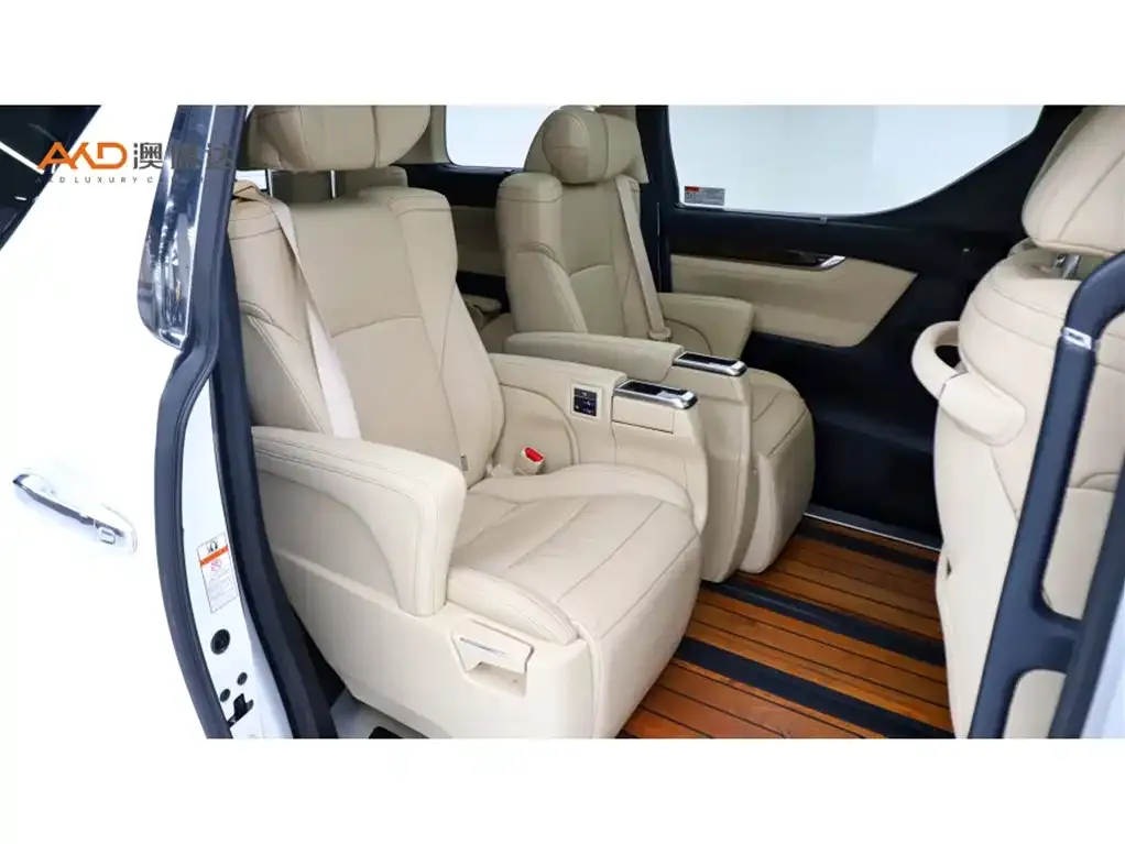 Toyota Alphard — фото 5