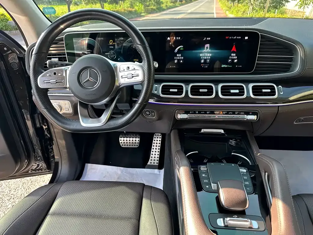 Mercedes-Benz GLS — фото 6