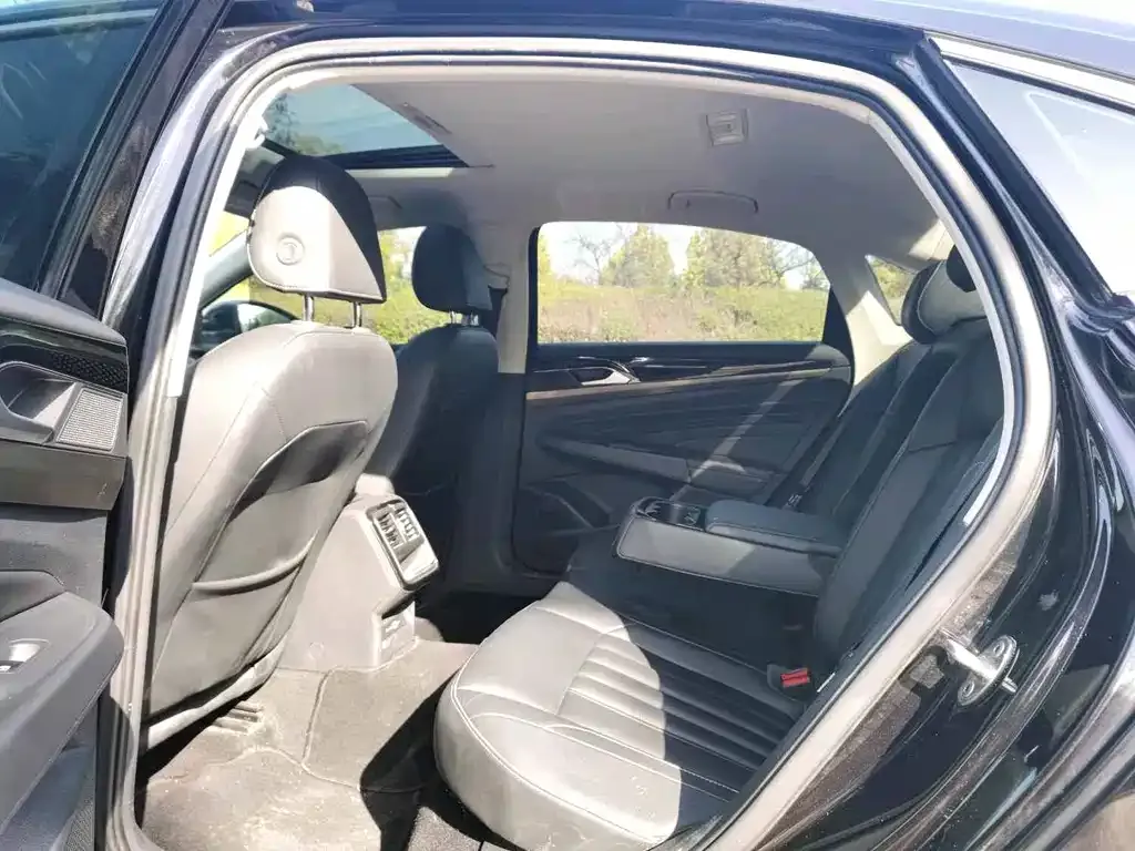 Volkswagen Passat — фото 9