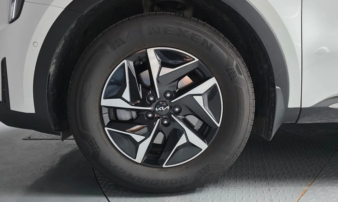 Kia Sorento — фото 4