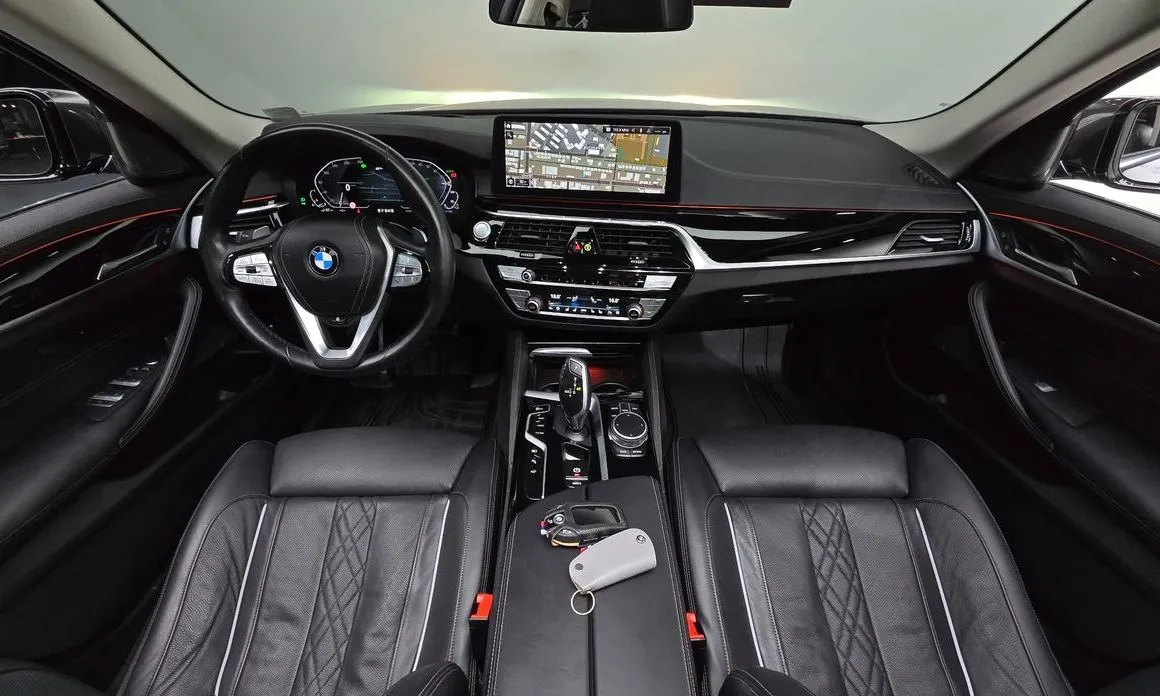 BMW 5-Series — фото 10