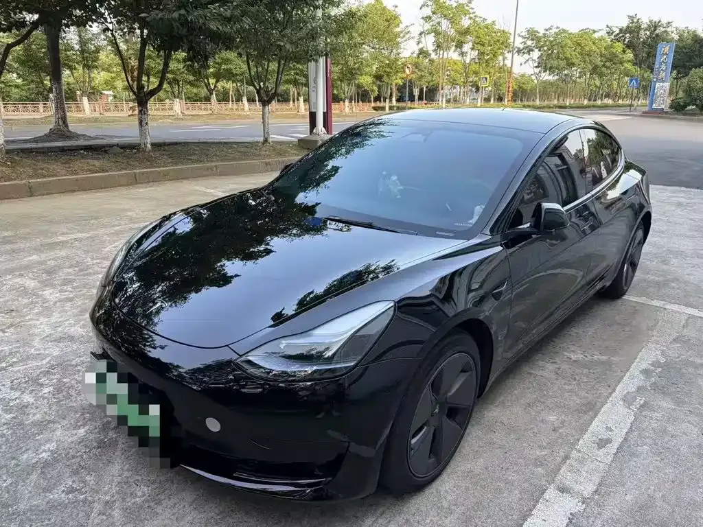 Tesla Model 3 — фото 1