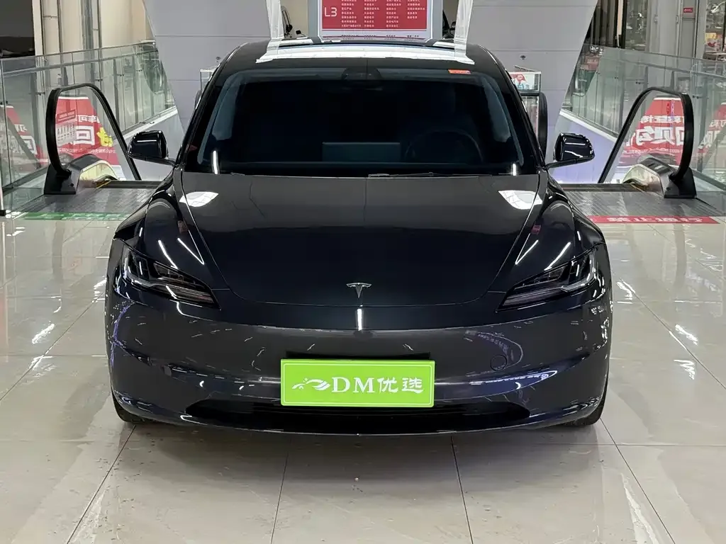 Tesla Model 3 — фото 4