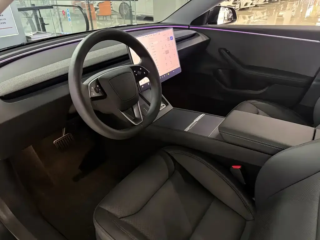 Tesla Model 3 — фото 10