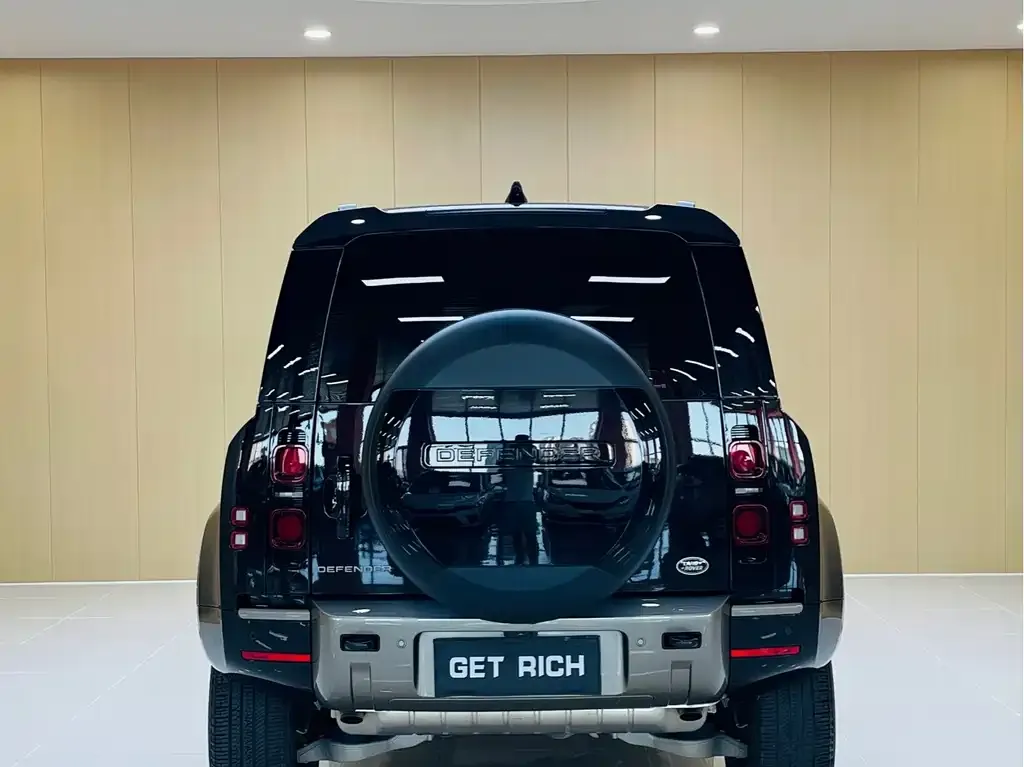 Land Rover Defender — фото 10