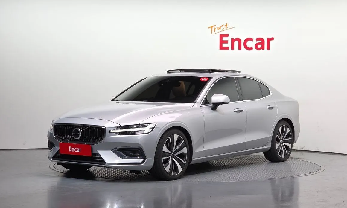 Volvo S60 — фото 1
