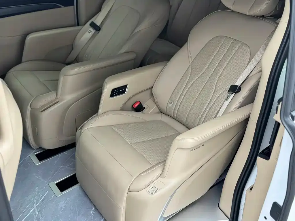 Buick GL8 Hybrid — фото 8