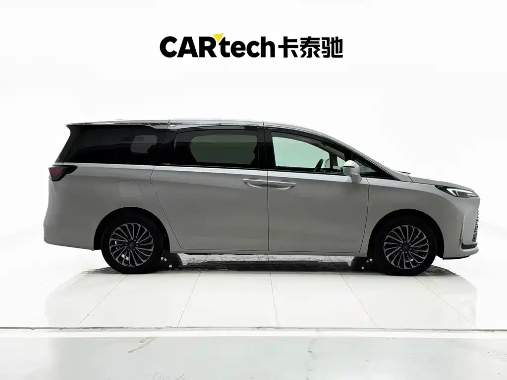 Buick GL8 Hybrid — фото 2
