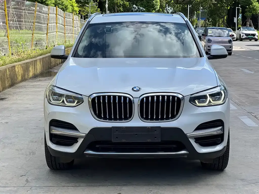 BMW X3 — фото 9