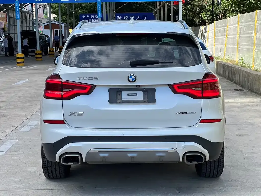 BMW X3 — фото 2