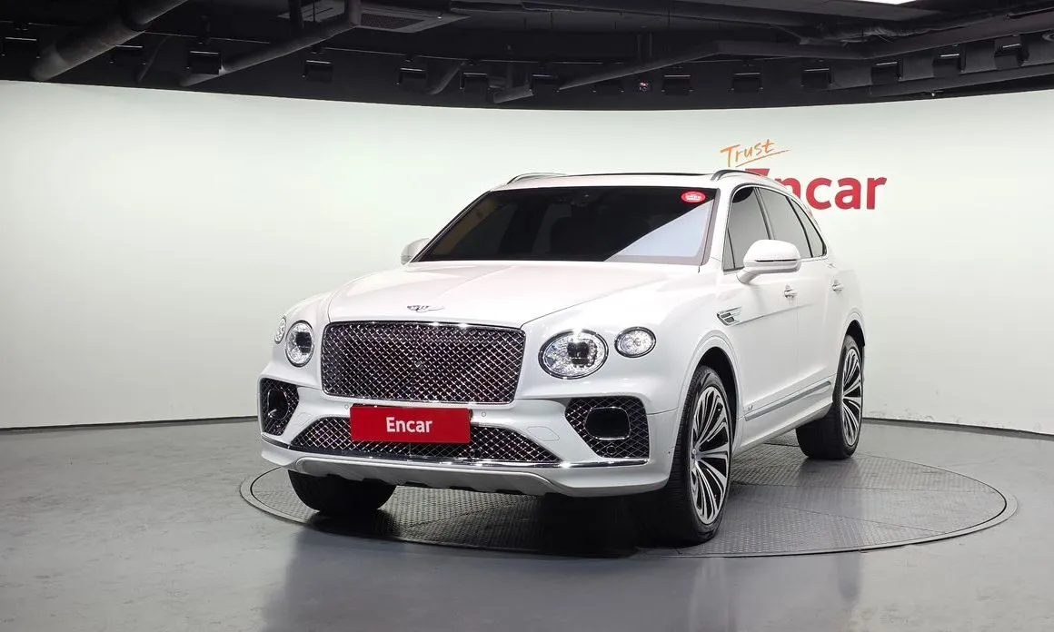 Bentley Bentayga — фото 1