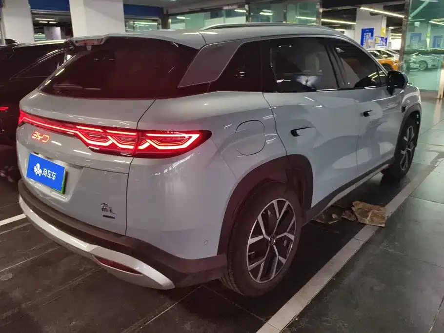BYD L DM-i — фото 8