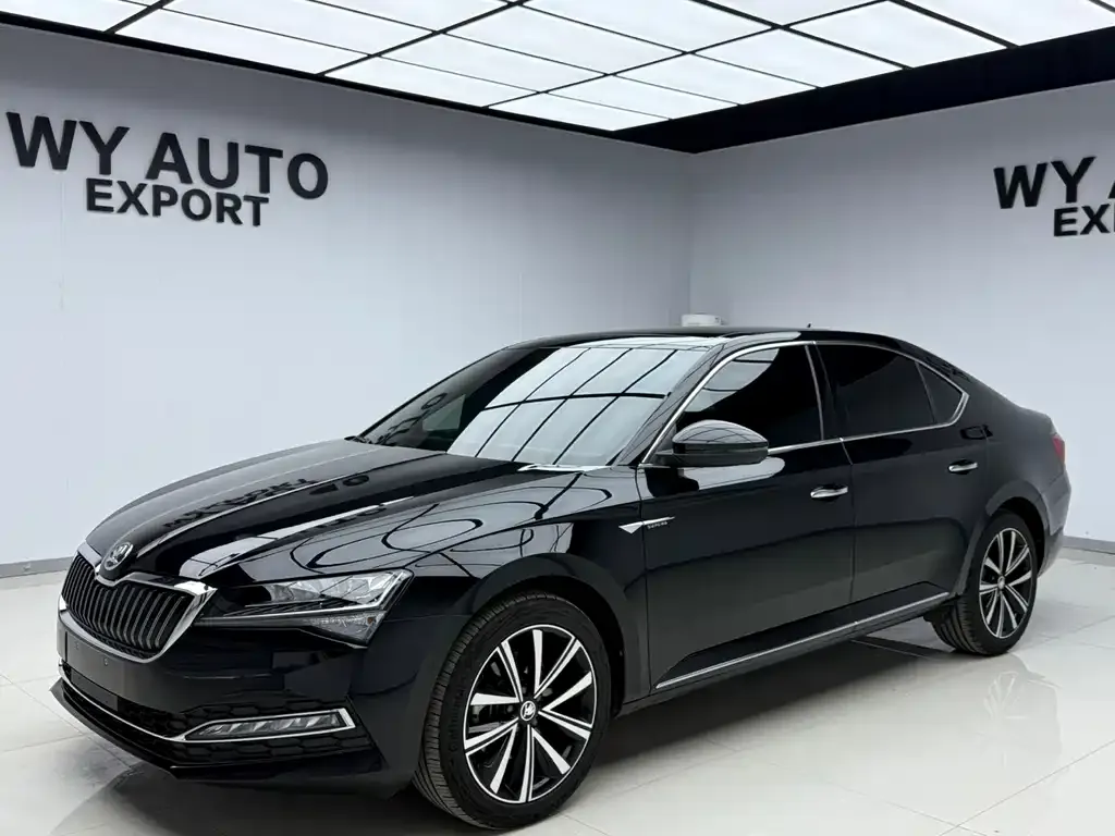 Skoda Superb — фото 1