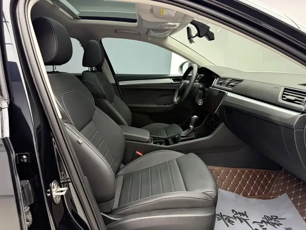 Skoda Superb — фото 4