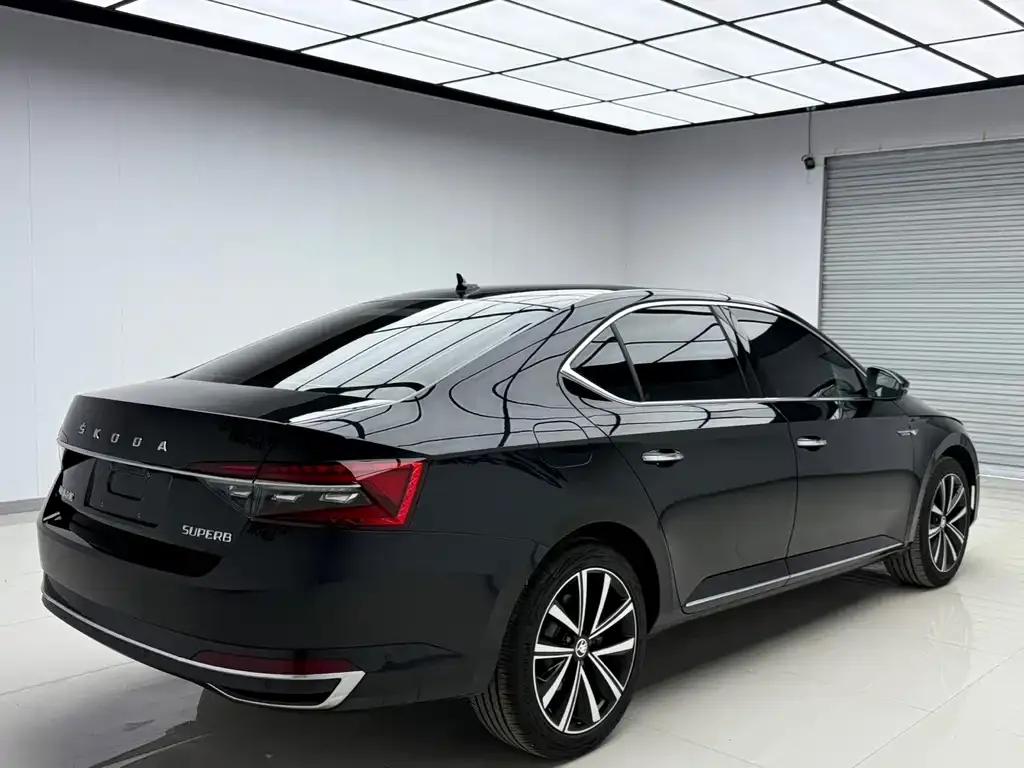 Skoda Superb — фото 6