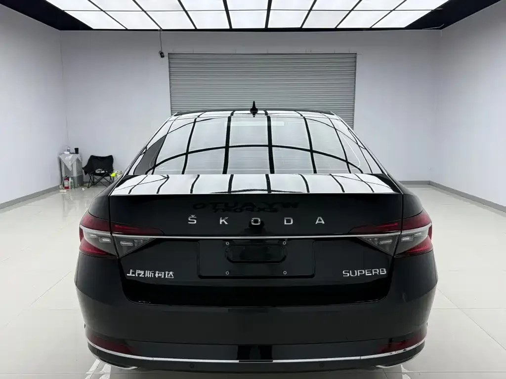 Skoda Superb — фото 2