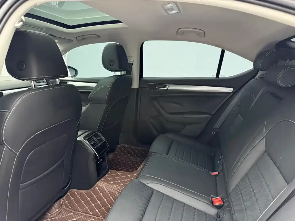 Skoda Superb — фото 3
