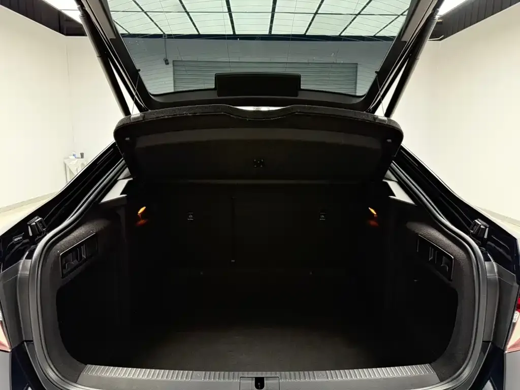 Skoda Superb — фото 10