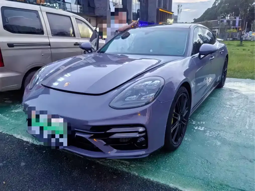Porsche Panamera Hybrid — фото 1