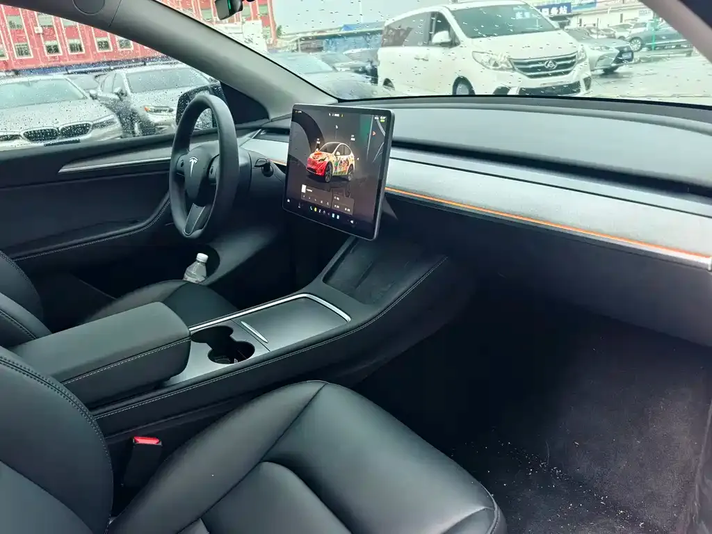 Tesla Model Y — фото 7