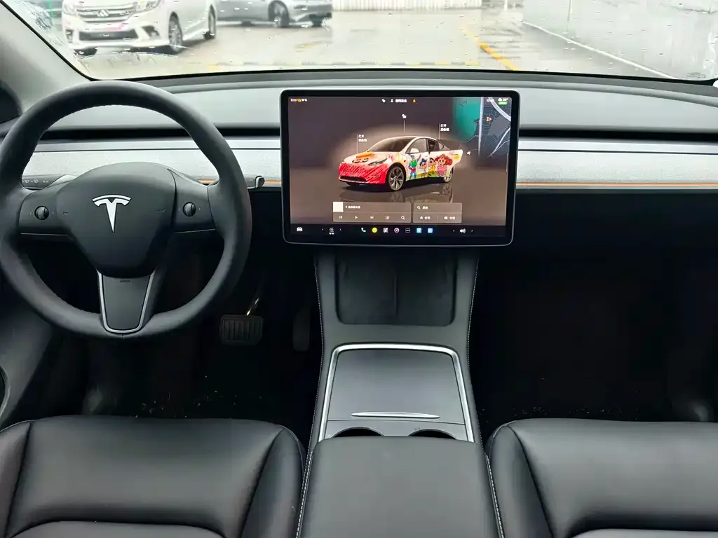 Tesla Model Y — фото 4
