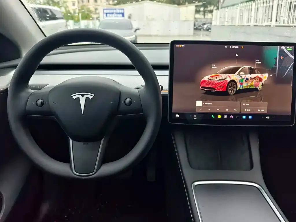 Tesla Model Y — фото 3