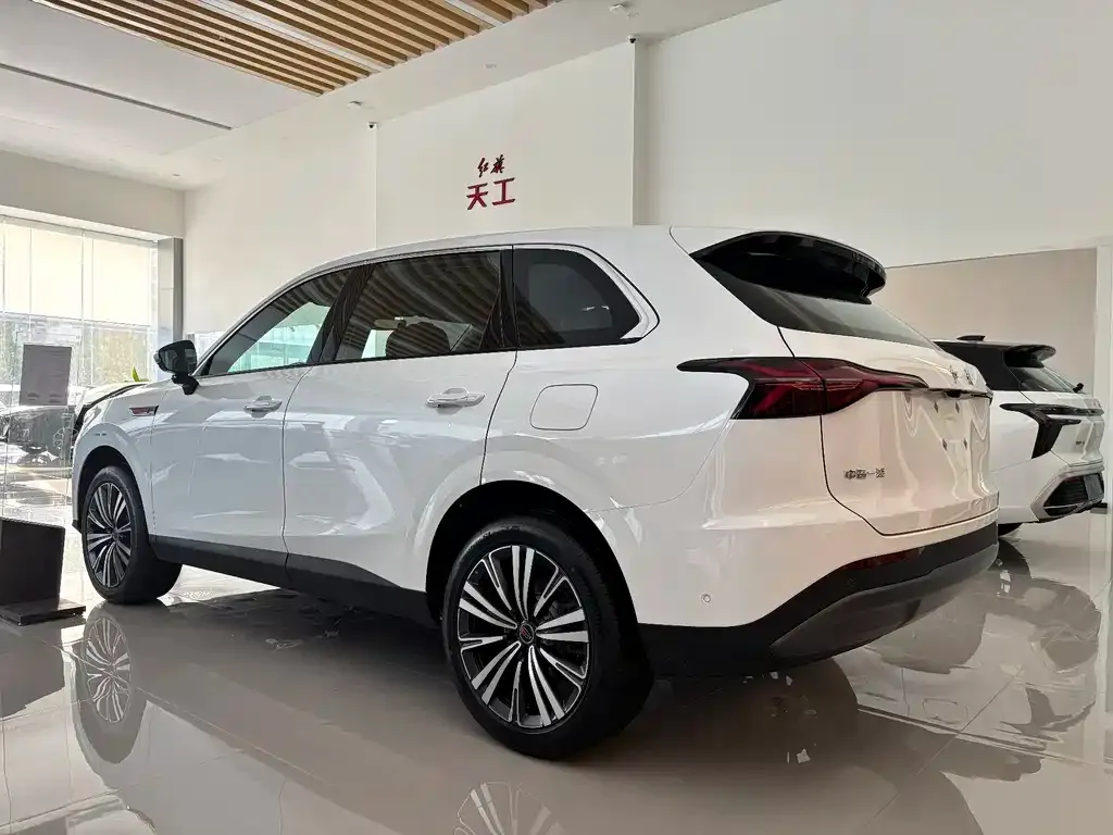 Hongqi HS6 PHEV — фото 4