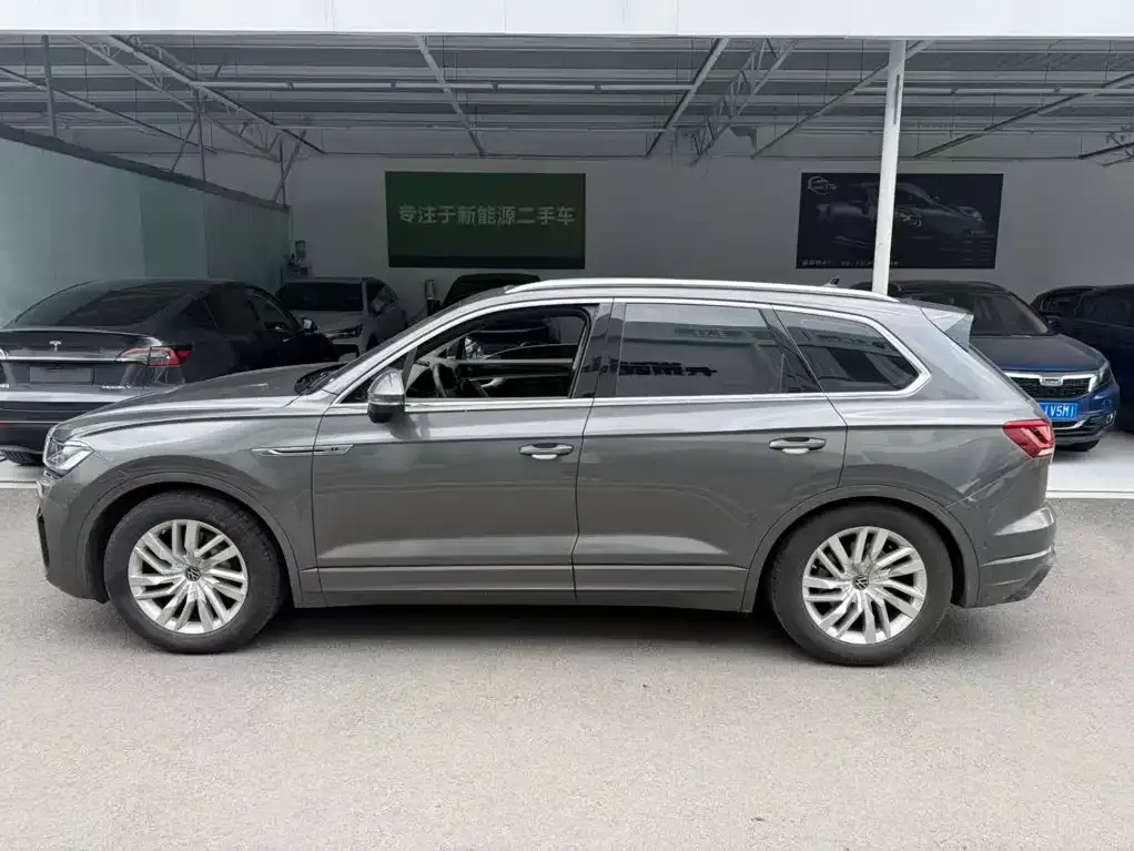 Volkswagen Touareg — фото 4