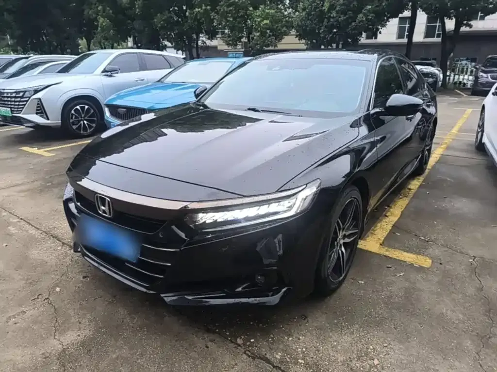Honda Accord — фото 1