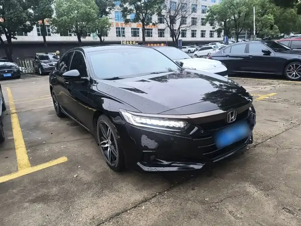 Honda Accord — фото 8
