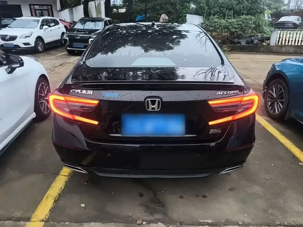 Honda Accord — фото 5