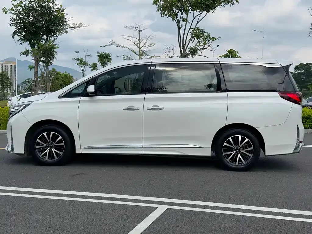 GAC Motor Trumpchi M8 — фото 10