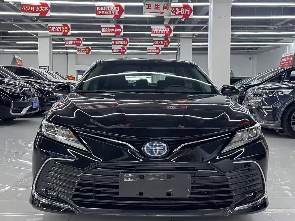 Toyota Camry — фото 7