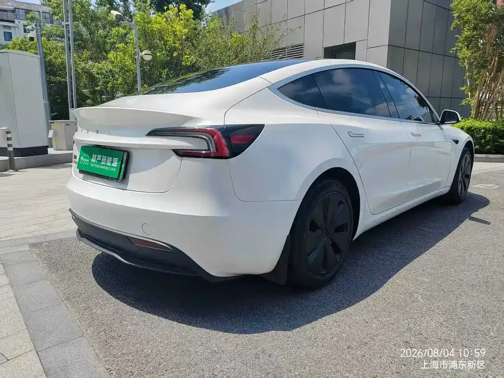 Tesla Model 3 — фото 6