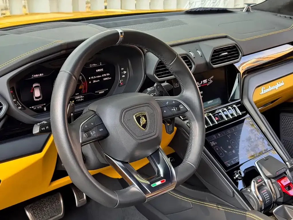 Lamborghini Urus — фото 8