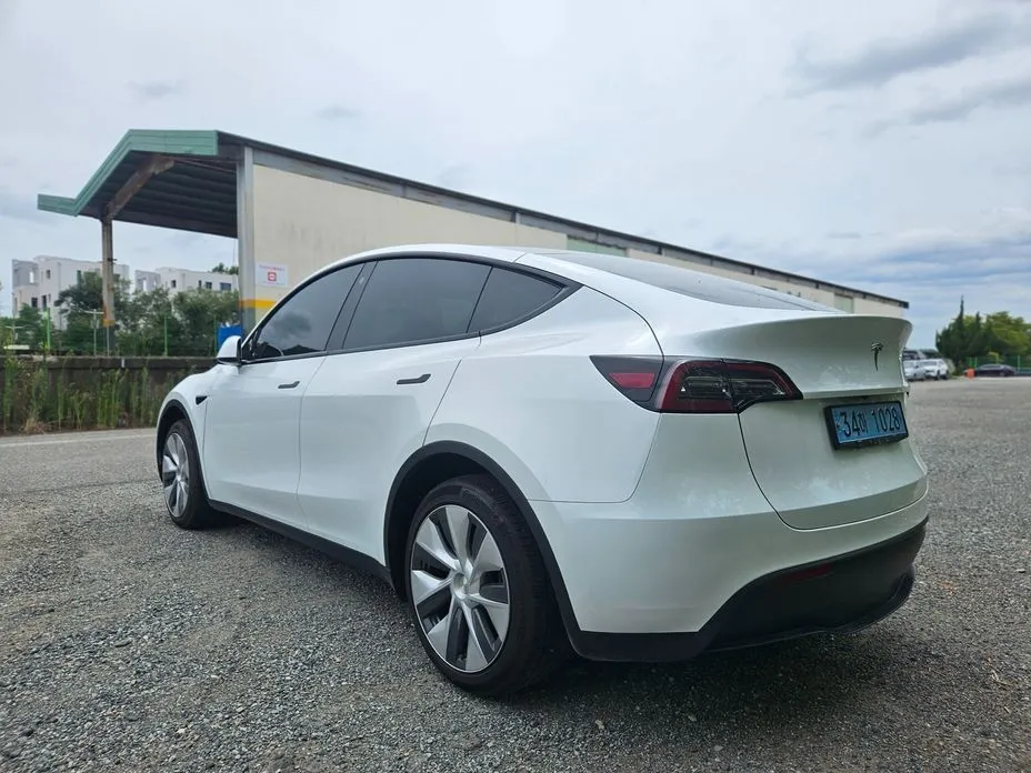 Tesla Model Y — фото 5