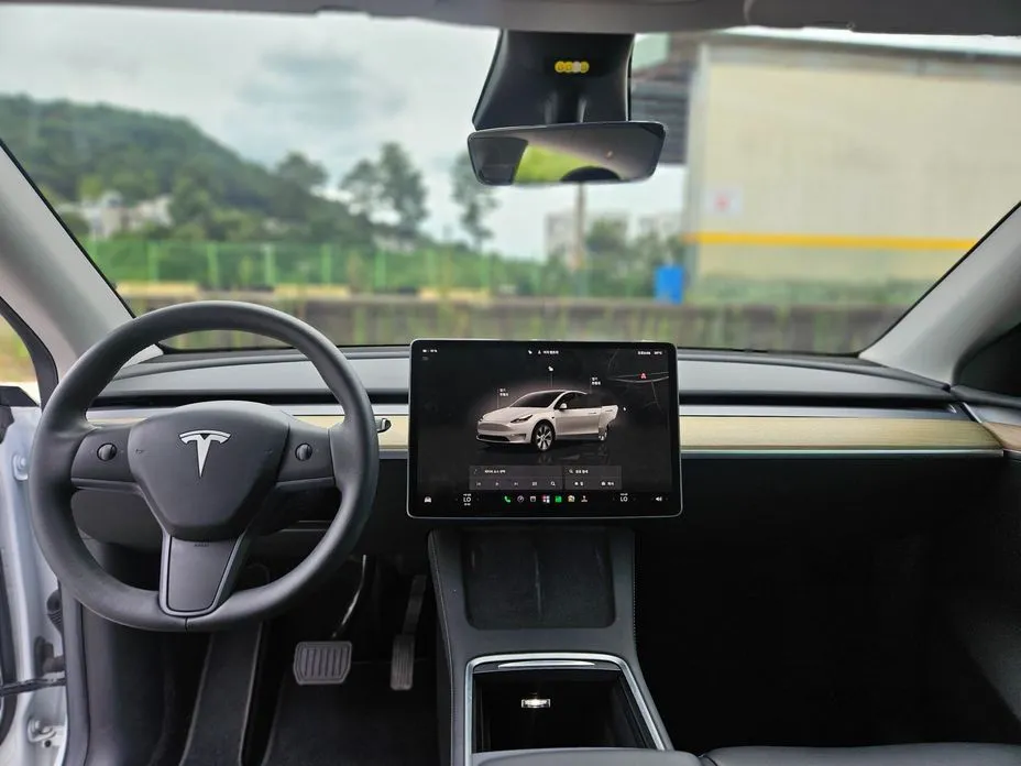 Tesla Model Y — фото 4