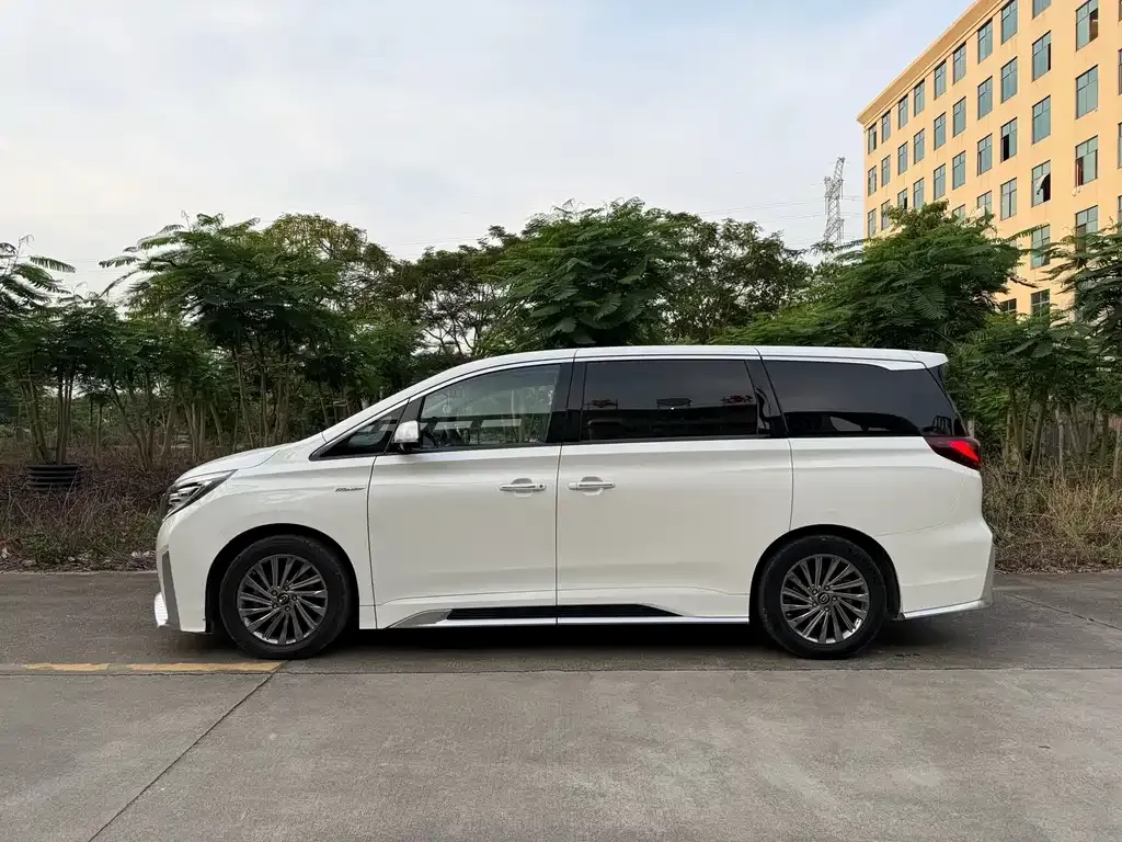 GAC Motor Trumpchi M8 — фото 3