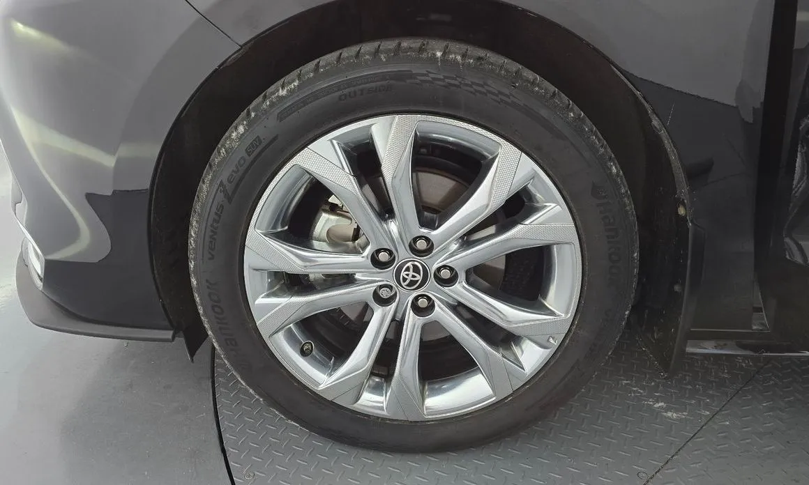 Toyota Sienna — фото 3