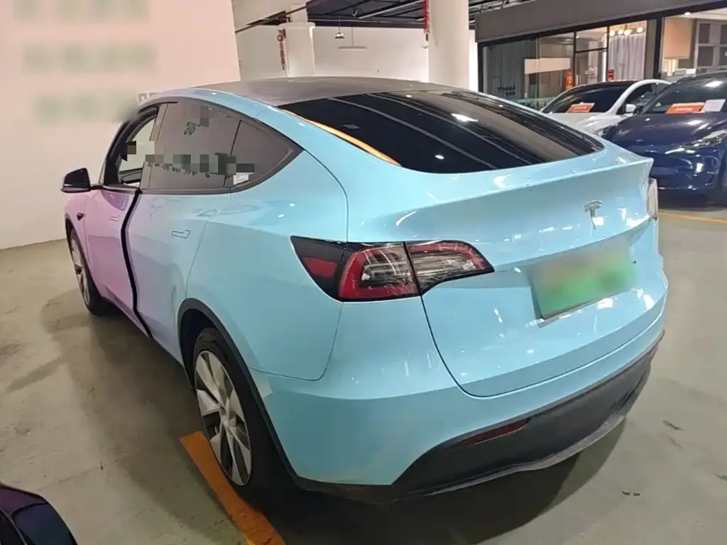 Tesla Model Y — фото 8