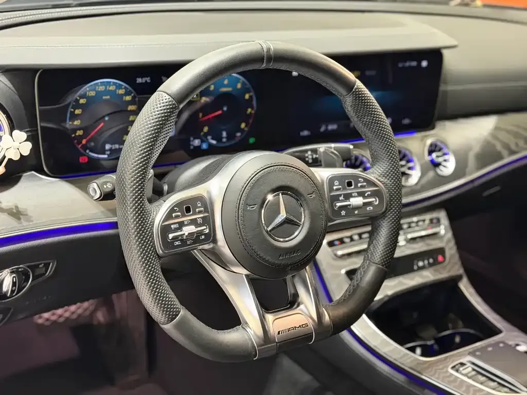 Mercedes-Benz CLS — фото 3