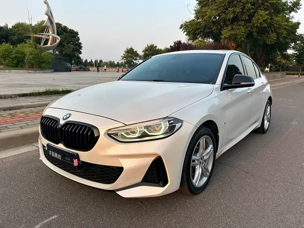 BMW 1 Series — фото 1