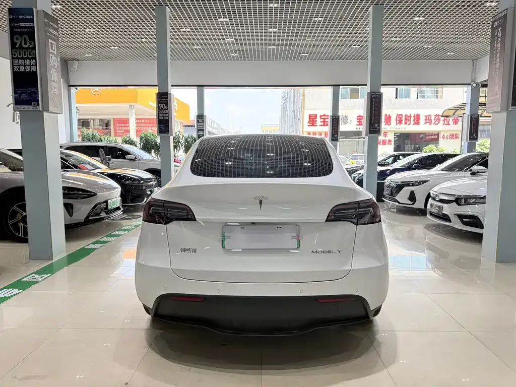 Tesla Model Y — фото 7