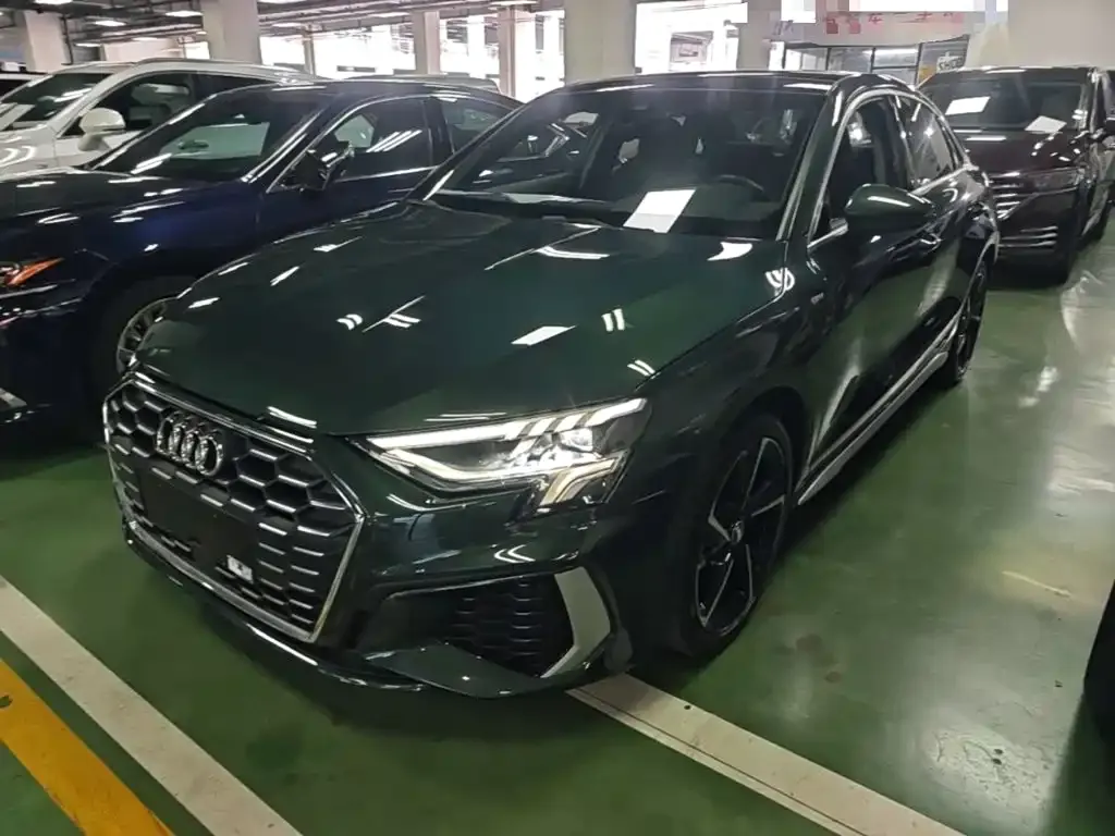 Audi A3 — фото 1