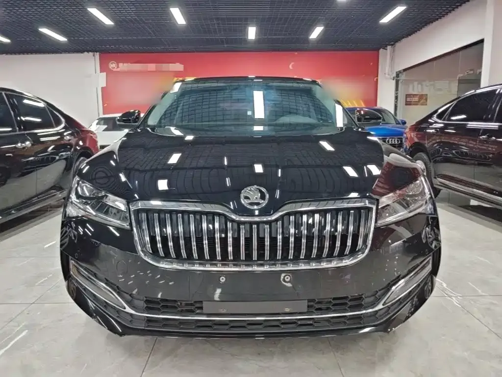 Skoda Superb — фото 5