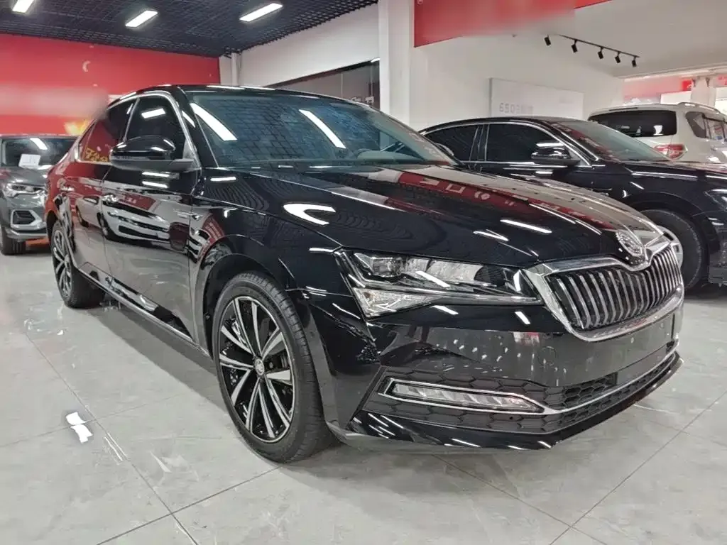 Skoda Superb — фото 7