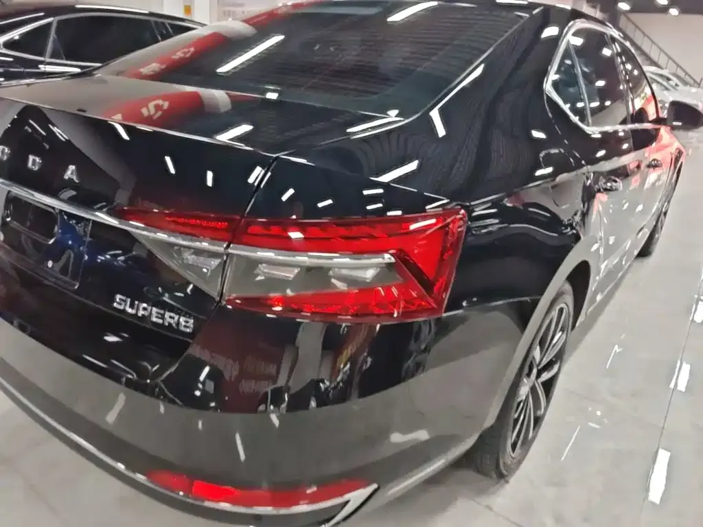 Skoda Superb — фото 3