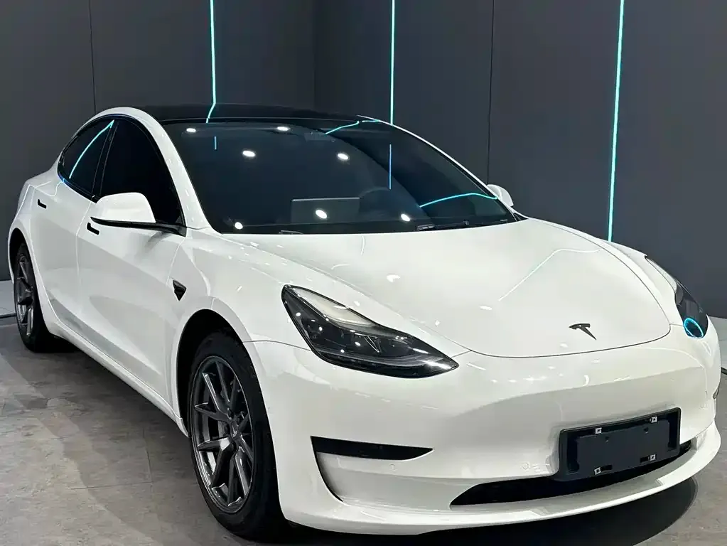 Tesla Model 3 — фото 10